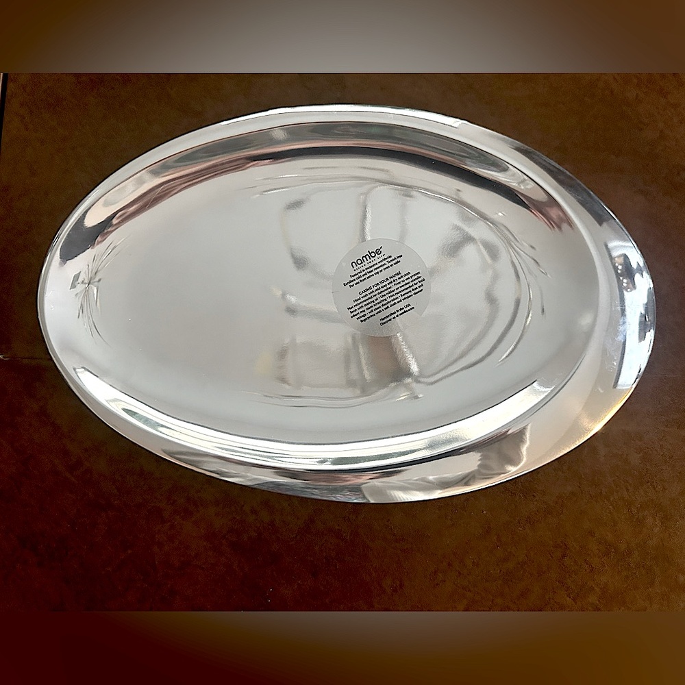 VINTAGE NAMBE COQUILLE TRAY
NEW STILL IN BOX. NEVER USED.
APPROX 13.5" X 8.5".